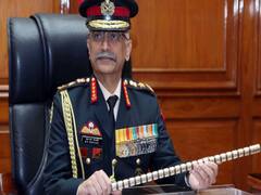 India-China border tension: सेना प्रमुख Ladakh पहुंचे