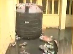 રાજકોટ સિવિલ હોસ્પિટલમાં પહોંચી મહિલા કોગ્રેસની કાર્યકર્તાઓ, ગંદકી અને મચ્છરોના ઉપદ્રવને લઇ ડોક્ટરોને કરી રજૂઆત