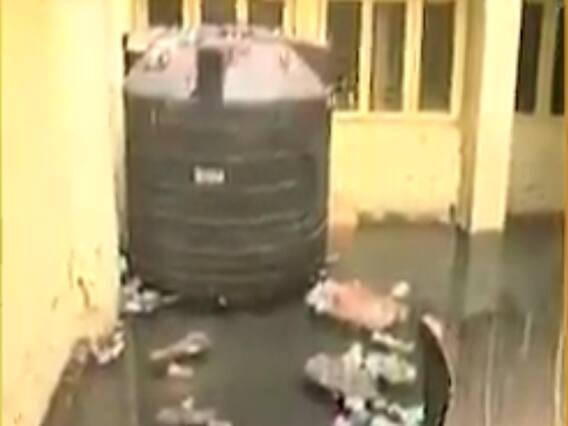 રાજકોટ સિવિલ હોસ્પિટલમાં પહોંચી મહિલા કોગ્રેસની કાર્યકર્તાઓ, ગંદકી અને મચ્છરોના ઉપદ્રવને લઇ ડોક્ટરોને કરી રજૂઆત