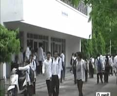 मेडिकल कॉलेज में रैगिंग, जूनियर छात्रों की टी शर्ट फाड़ी। Haldwani News