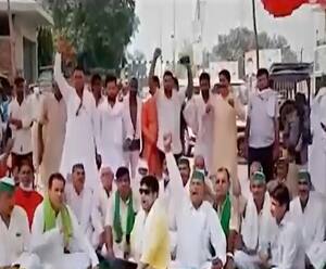 Farm Bills: किसानों के सामने करिश्माई नेतृत्व का संकट!MuddeKiBaat| ABP Ganga