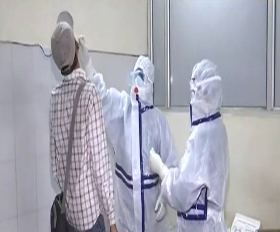 सावधान ! आपका ऑक्सीमीटर फर्जी तो नहीं, कोरोना काल में मुनाफाखोर सक्रिय| Mudde Ki Baat