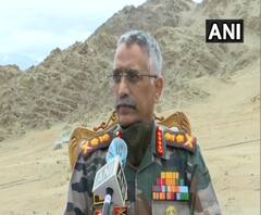‘ভারত প্রস্তত’ লাদাখে দাঁড়িয়ে চিনকে হুঁশিয়ারি সেনা প্রধানের