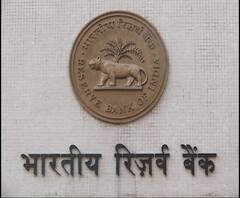 कर्जवसुलीवरील स्थगिती दोन वर्षांपर्यंत वाढू शकते: केंद्र, RBI ची सुप्रीम कोर्टात माहिती