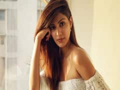 Rhea Chakraborty का मेडिकल टेस्ट जारी...सायन अस्पताल में रिया 