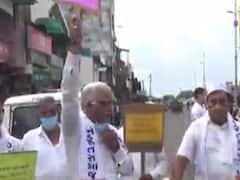  સુરતઃ કેન્દ્ર સરકારના કૃષિ બિલના વિરોધમાં ઓલપાડની મુખ્ય બજારોને બંધ કરાવાતા ખેડૂતોની પોલીસે કરી અટકાયત