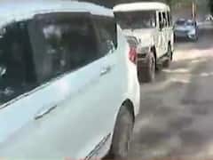 ગાંધીનગર-માણસા રોડ પર ઠેર ઠેર ખાડા પડતા વાહન ચાલકો પરેશાન, જુઓ વીડિયો 