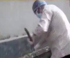 শিক্ষক দিবসে চুঁচুড়ায় তৃণমূল বিধায়কের সাফাই অভিযান