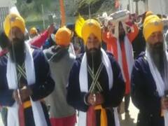 Corona संकट के बीच शुरु हुई पवित्र Hemkund Yatra...नियमों का रखा जा रहा है ध्यान