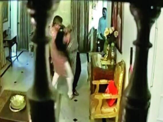 Viral Video पर MP के गृह मंत्री Narrotam Mishra का बयान - लिखित में शिकायत आएगी तब करेंगे कार्रवाई 