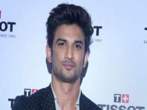 Decoding statements of Sushant's sisters | Master Stroke 