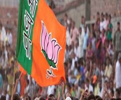 এক ডজন গল্প: গোঘাটে বিজেপি কর্মীর রহস্যমৃত্যু, তৃণমূলের বিরুদ্ধে খুনের অভিযোগ, পাল্টা গোষ্ঠীদ্বন্দ্বের দাবি শাসক দলের