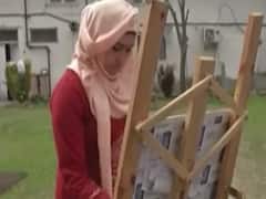 Kashmir की लड़की की Sufi Paintings.... Peace के Message के साथ बनाती है painting