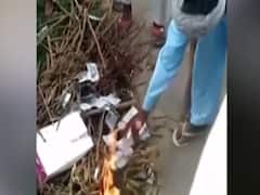 फतेहाबाद में ग्रामीणों ने कोरोना टेस्टिंग किट को किया आग के हवाले