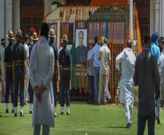 প্রাক্তন রাষ্ট্রপতির প্রয়াণে ৭ দিনের রাষ্ট্রীয় শোক, অর্ধনমিত জাতীয় পতাকা, কেন্দ্রীয় মন্ত্রিসভায় শোক প্রস্তাব, সঙ্গে অন্য খবর 'ফটাফট'