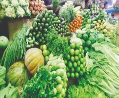 আলু কিনতে গিয়ে মাথায় হাত আম বাঙালির! সবজির দাম নিয়েও নাজেহাল অবস্থা