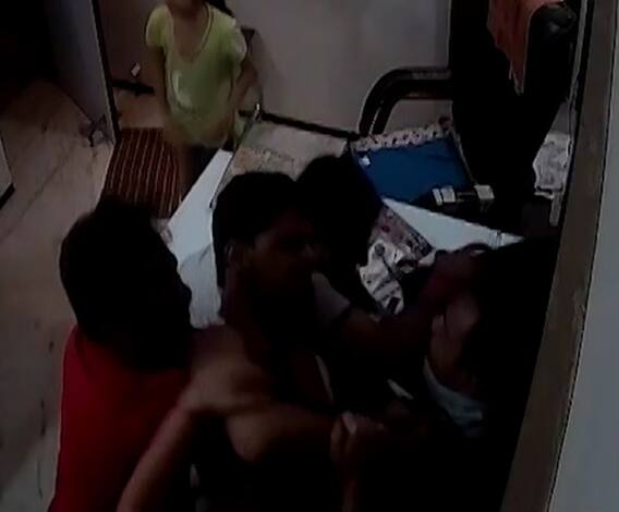 नागपुरातील कळमेश्वरमध्ये डॉक्टरांना बेदम मारहाण, रुग्णासोबतच्या व्यक्तीस मास्क घालण्यास सांगितल्याने वाद