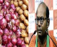 অত্যাবশ্যকীয় পণ্য-তালিকায় কাটছাঁট: ‘বিশেষজ্ঞদের সঙ্গে আলোচনা করেই সিদ্ধান্ত’, মন্তব্য সায়ন্তন বসুর 