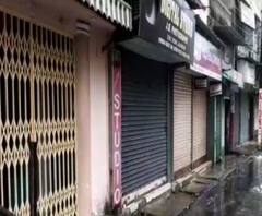 একে লকডাউন, তার উপর বৃষ্টি, শুনশান জলপাইগুড়ির রাস্তাঘাট