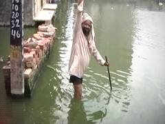कैसे Delhi के इस इलाके में बारिश के ना होने के बावजूद भी बाढ़ जैसे हालात हैं? 