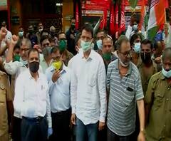 #BEST वाढत्या गर्दीमुळे बेस्ट कंडक्टर,ड्रायव्हरला कोरोनाचा धोका,वडाळ्यात बेस्ट कर्माचाऱ्यांचं आंदोलन