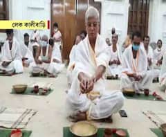 নিউ নর্মাল নিয়ম মেনে তর্পণ হল লেক কালীবাড়িতে, পূর্ব পুরুষদের উদ্দেশে তর্পণ করেন বেশ কয়েকজন