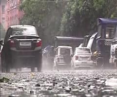 জলপাইগুড়িতে ডুবল গোল পোস্ট! প্রবল বর্ষণে বিপর্যস্ত উত্তরবঙ্গের তিন জেলা