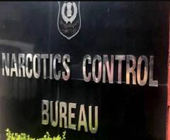 SSR Suicide Case | एनसीबीचे अधिकारी रिया चक्रवर्तीच्या घरी दाखल; कोणत्याही क्षणी अटक होण्याची शक्यता