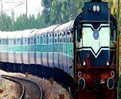 ফটাফট: দূরপাল্লার ট্রেনে এসি কোচে এবার একবার ব্যবহারযোগ্য বিছানা, সঙ্গে অন্য খবর