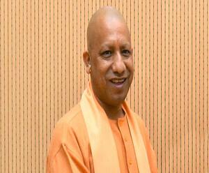 UP में अब सरकारी नौकरी 'प्राइवेट' हो गई !| Mudde Ki Baat| ABPGanga