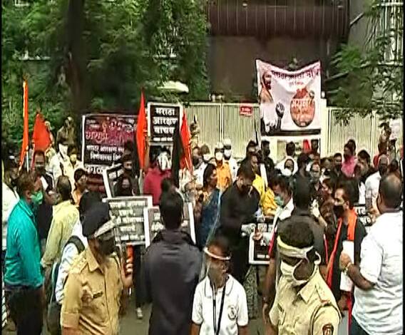 Maratha Reservation | पुण्यात मराठा संघटनांचं आंदोलन सुरु; जिल्हाधिकारी कार्यालयावर मोर्चा काढणार