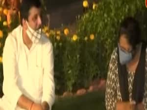 Master Stroke Full: Suspended MPs stage protest with 'antakshri' 