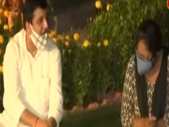 Master Stroke Full: Suspended MPs stage protest with 'antakshri' 