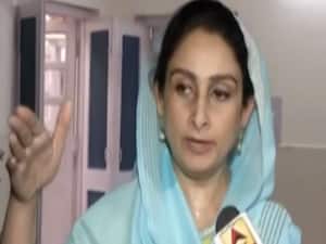 Harsimrat Kaur ने कैबिनेट से इस्तीफा दिया | Namaste Bharat