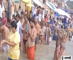 रोज गंगास्नान करने वाले 'कोरोना' से सुरक्षित! | Varanasi| Ganga Prime