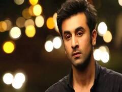 Alia Bhatt brings cake on Ranbir's birthday