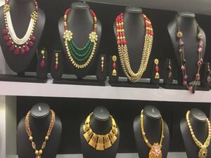 Know today's gold rate & silver price in Delhi & Mumbai 