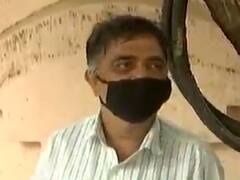 માસ્ક ન પહેર્યું હોય તેવા લોકોને ABP અસ્મિતા માસ્કનું મહત્વ સમજાવી રહી છે