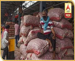 केंद्र सरकारकडून कांद्याच्या निर्यातीवर बंदी, किमती वाढत असताना निर्णय, शेतकऱ्यांंमध्ये संतापाची लाट