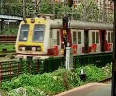 Mumbai Local to be restarted | ऑक्टोबरमध्ये सर्वांसाठी लोकल सुरु करण्याचा विचार - आदित्य ठाकरे