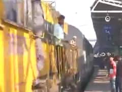  સુરતઃ કામદારો વિના કાપડ ઉદ્યોગની કફોડી હાલત, ખાસ ટ્રેન ચલાવવા મુખ્યમંત્રીને રજૂઆત કરાઇ