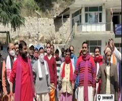 तीर्थ पुरोहितों का धरना खत्म, डीएम के आश्वासन पर खत्म किया धरना। Uttarakhand News