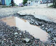 বেহাল পথের যন্ত্রণা: কলকাতা থেকে শহরতলি, বেহাল রাস্তা, পুজোর আগে সারাইয়ের নির্দেশ মুখ্যমন্ত্রীর 