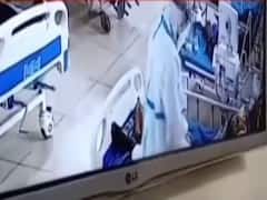 Tirupati: Health Worker removes ornaments from dead body