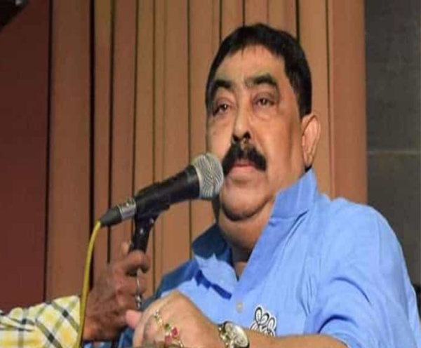 আজ বাংলায়: অনুব্রত মণ্ডলের সভায় দলীয় প্রধানের বিরুদ্ধে অভিযোগ জানাতে আসা মহিলার থেকে কেড়ে নেওয়া হল মাইক্রোফোন, সঙ্গে অন্য খবর