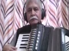 Corona काल में संगीतकार सूरज साठे ने ऐसे किया मूड फ्रेश.. Piano Accordion पर सुनाई धुने