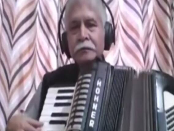 Corona काल में संगीतकार सूरज साठे ने ऐसे किया मूड फ्रेश.. Piano Accordion पर सुनाई धुने