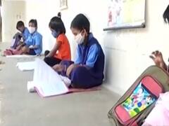 कैसे Chattisgarh के Masterji ने स्कूल बंद होने के बाद... Bike पर छतरी लगा के शुरु की Class?