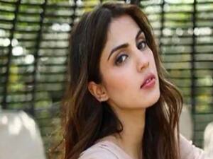 What is Rhea's 'double-game' against Sushant? | Sansani