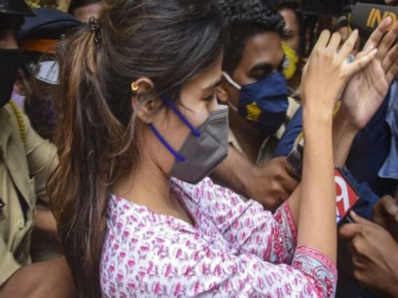 पूछताछ में अब तक Rhea Chakraborty ने NCB को क्या-क्या बताया